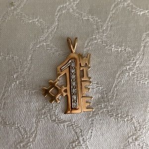 Diamond gold pendant